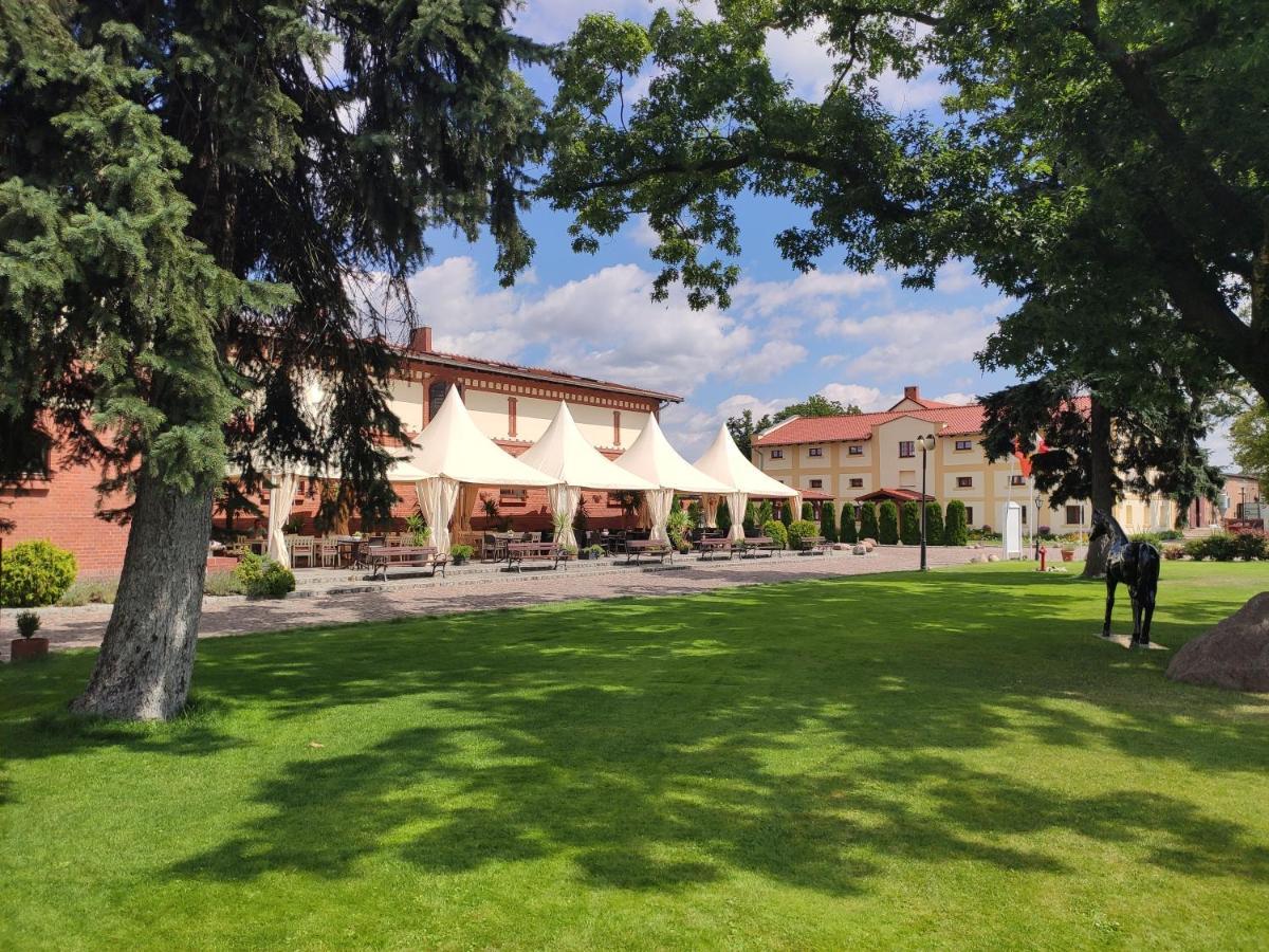 Hotel Sandro Silver Leszno  Buitenkant foto