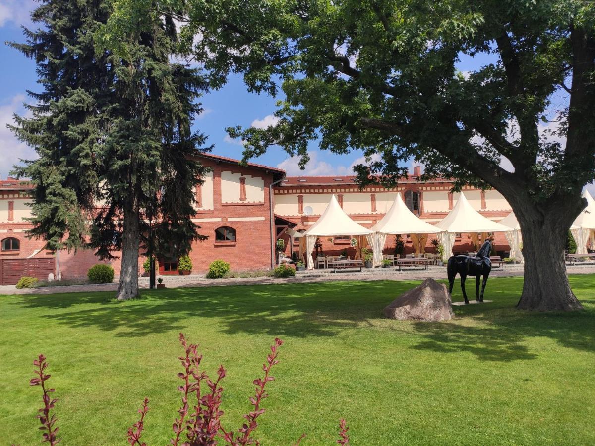Hotel Sandro Silver Leszno  Buitenkant foto