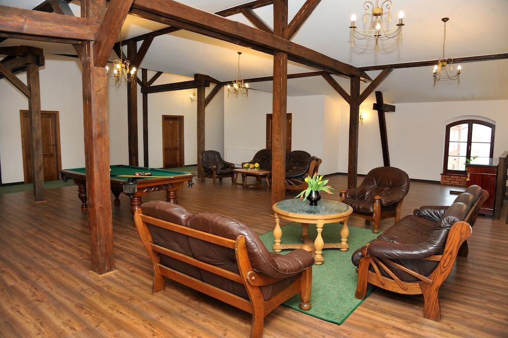 Hotel Sandro Silver Leszno  Buitenkant foto