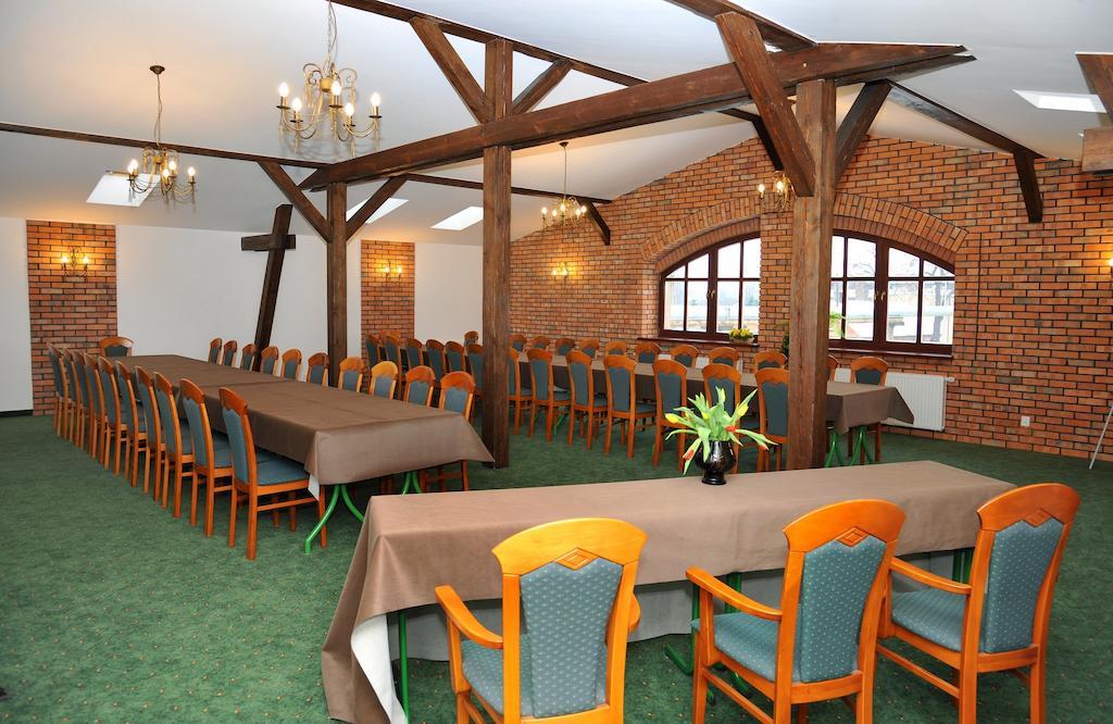 Hotel Sandro Silver Leszno  Buitenkant foto
