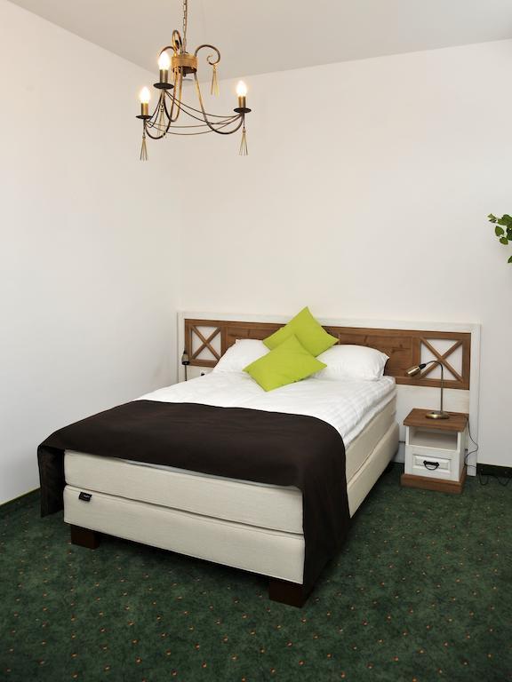 Hotel Sandro Silver Leszno  Kamer foto