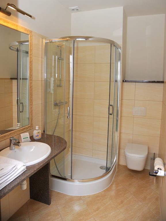 Hotel Sandro Silver Leszno  Kamer foto